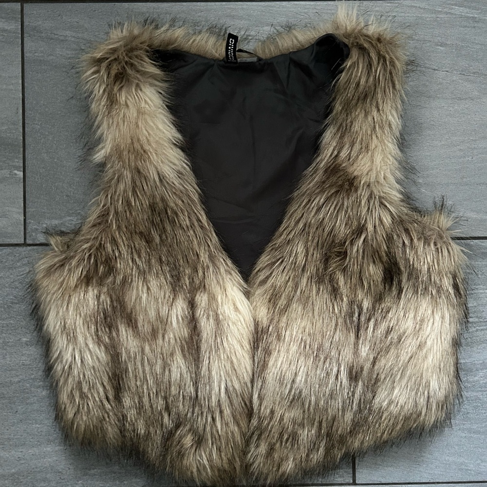 Divided Faux Fur Vest in Brown and Black